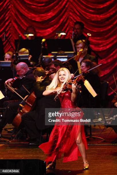 221 Mairead Nesbitt Stock Photos & High